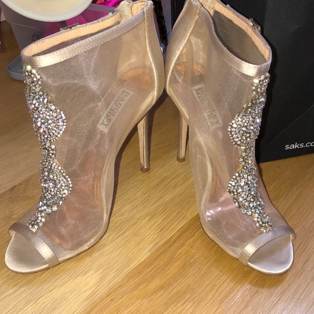 Crystal rhinestone nude heeled peep toe